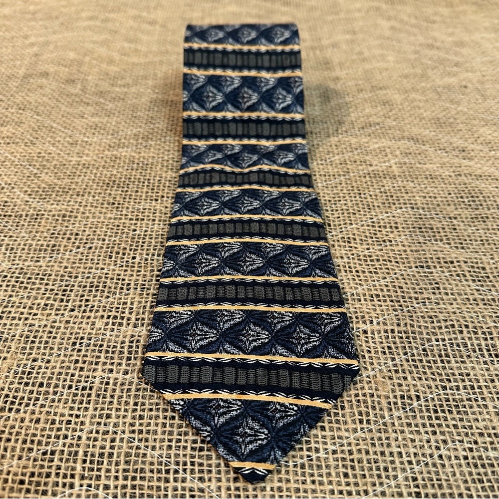 100% Imported Silk Made in USA Navy Gray Black & Tan Geometric Tie 4 X 58 inches